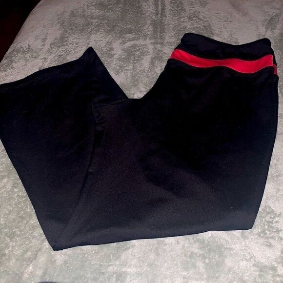 COPY - FILA Capris - Picture 1 of 7